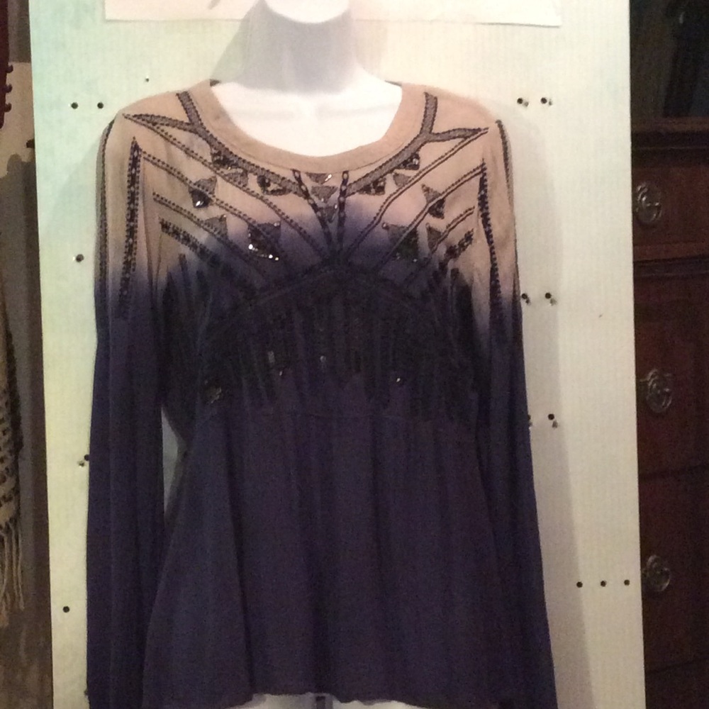 Women’s shirt by Daytrip